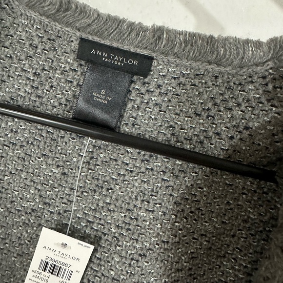 Ann Taylor size small, fringe trimmed cardigan - Picture 5 of 9